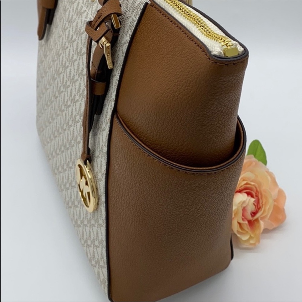 MICHAEL KORS CHARLOTTE LARGE TOP ZIP TOTE VANILLA - Picture 15 of 15